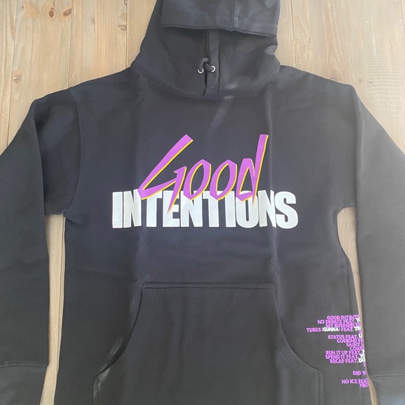 nav merch vlone